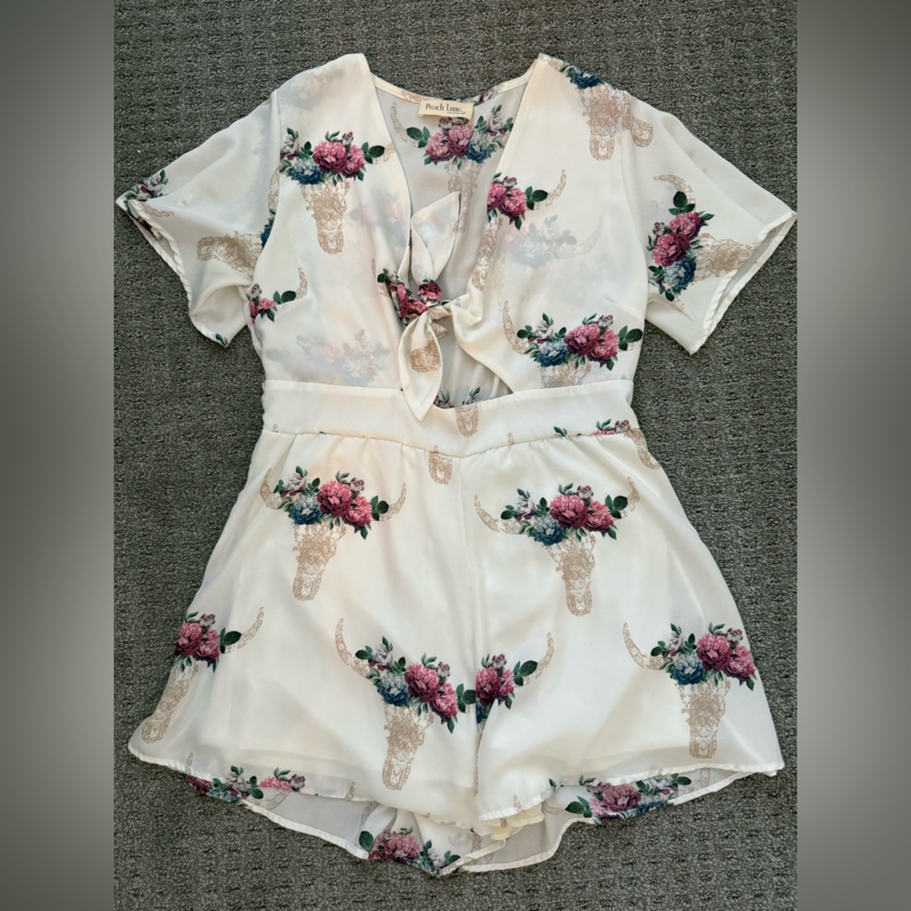 Peach Love California Floral Bull Skull Romper Size Large
